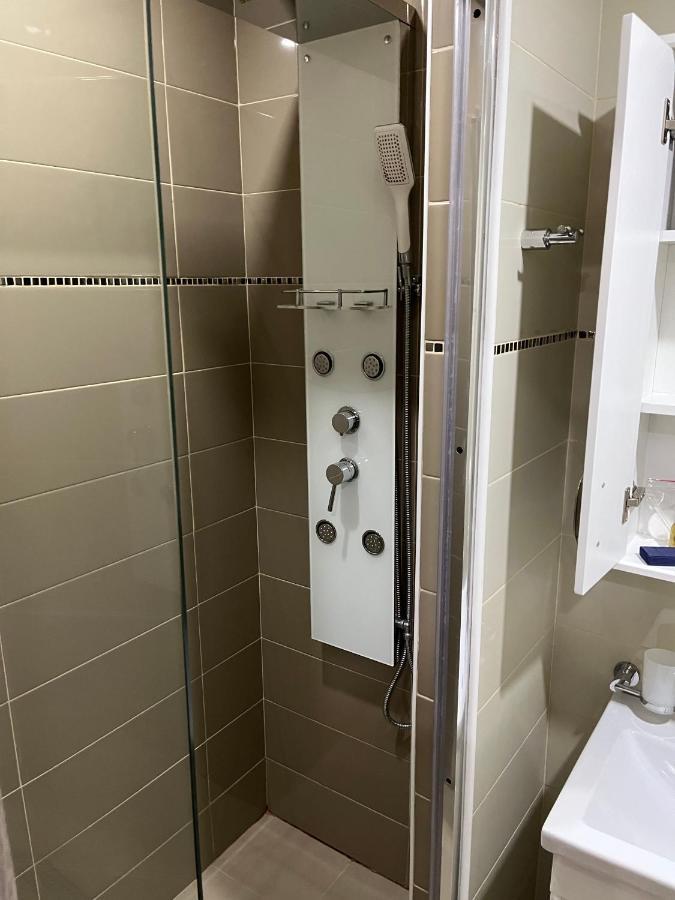 Elite Hotel Balti Luaran gambar