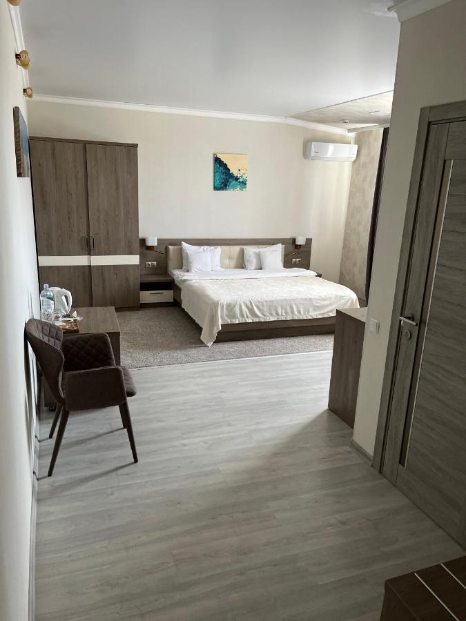 Elite Hotel Balti Luaran gambar
