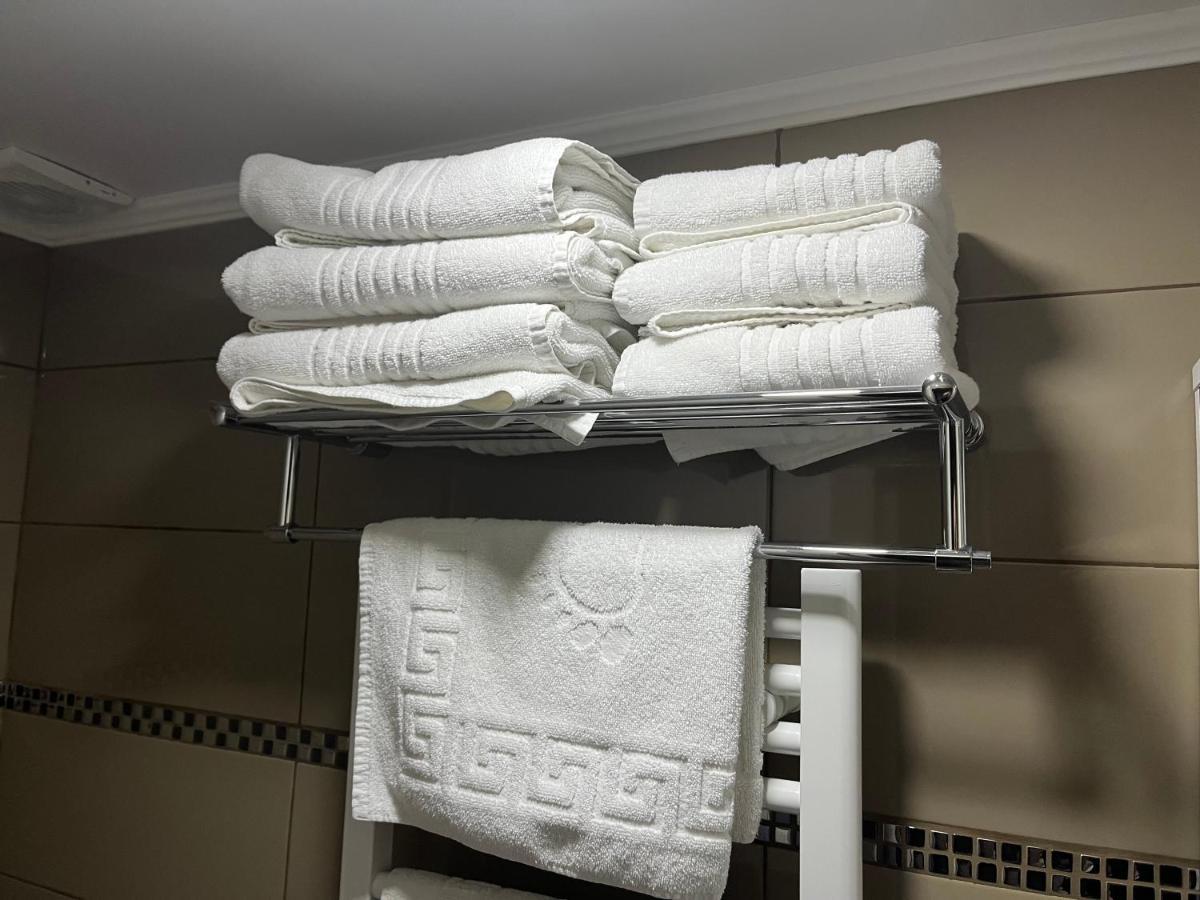 Elite Hotel Balti Luaran gambar