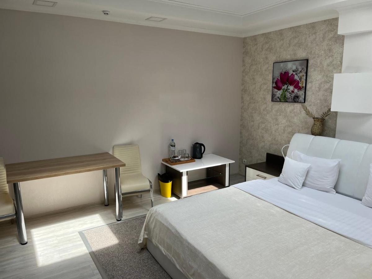 Elite Hotel Balti Luaran gambar