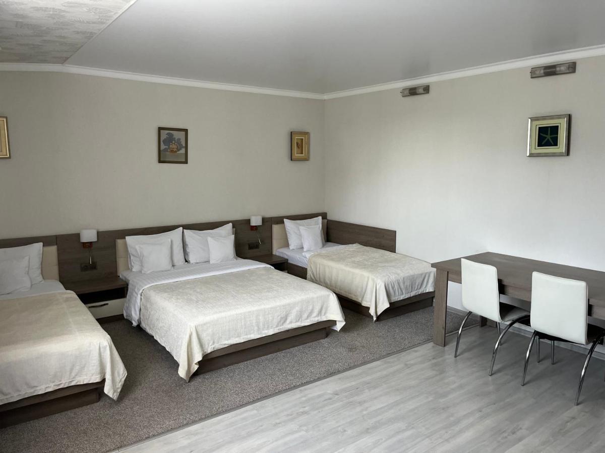 Elite Hotel Balti Luaran gambar