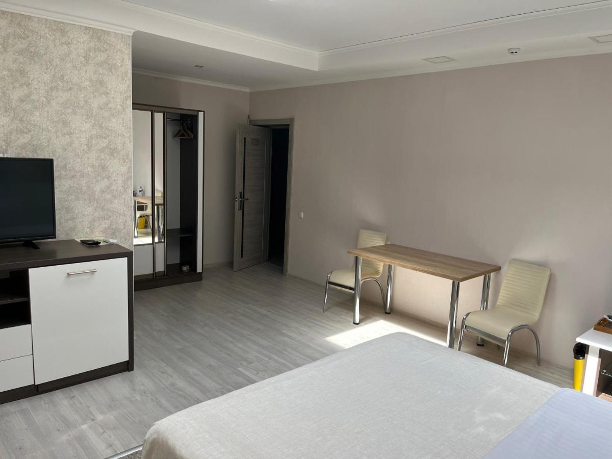 Elite Hotel Balti Luaran gambar