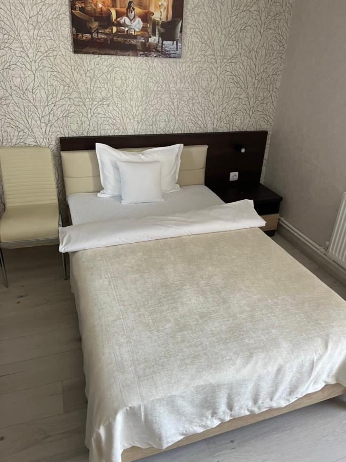 Elite Hotel Balti Luaran gambar