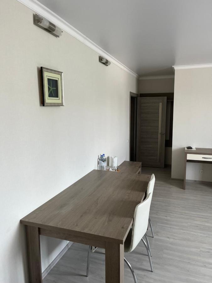 Elite Hotel Balti Luaran gambar