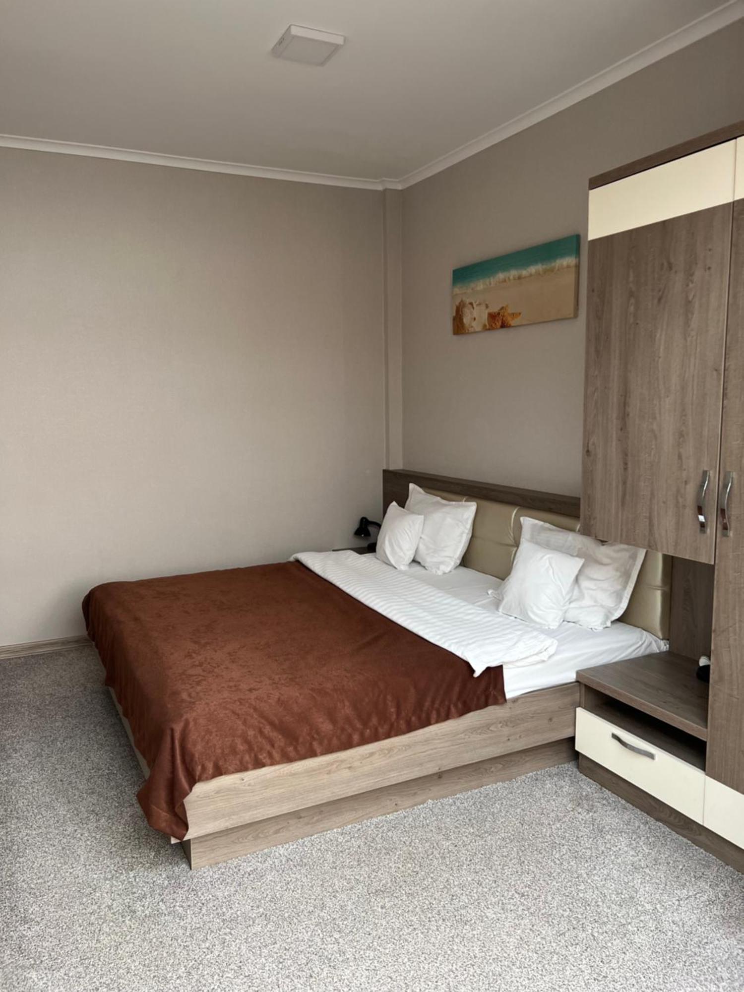Elite Hotel Balti Luaran gambar