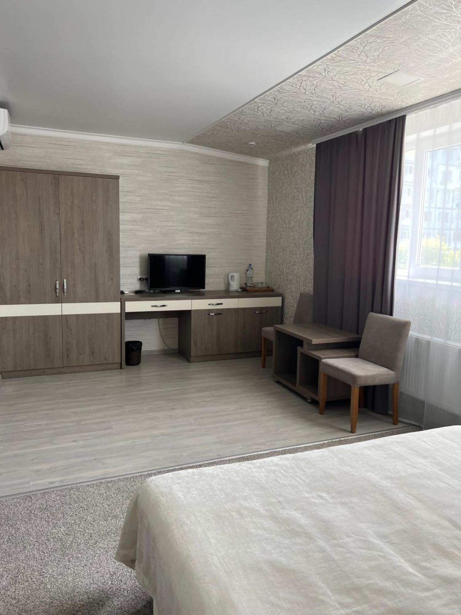 Elite Hotel Balti Luaran gambar