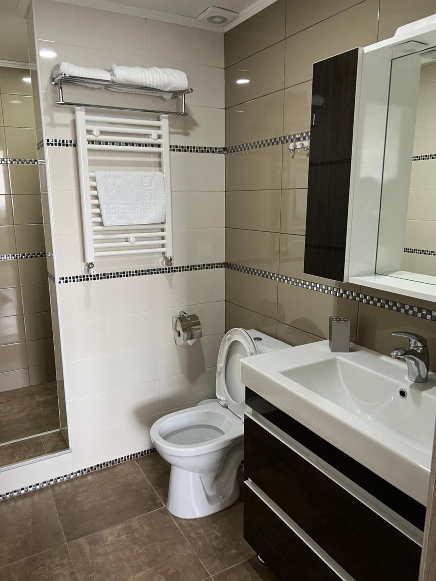 Elite Hotel Balti Luaran gambar