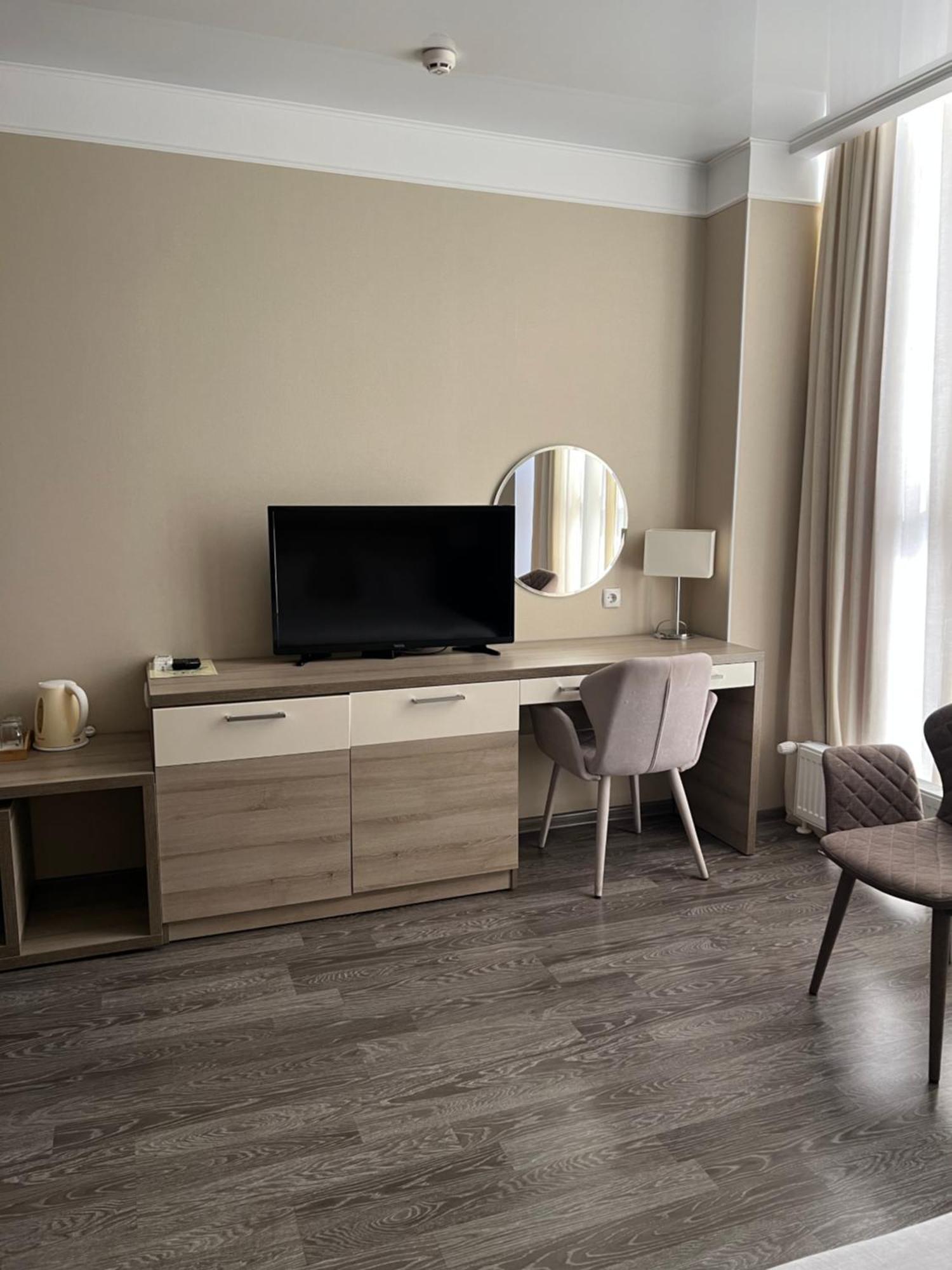 Elite Hotel Balti Luaran gambar